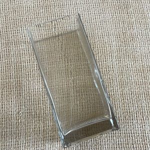 9.25” glass rectangle vase